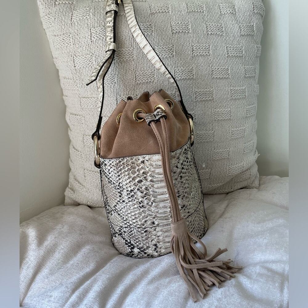 Snake Drawstring Bucket Bag